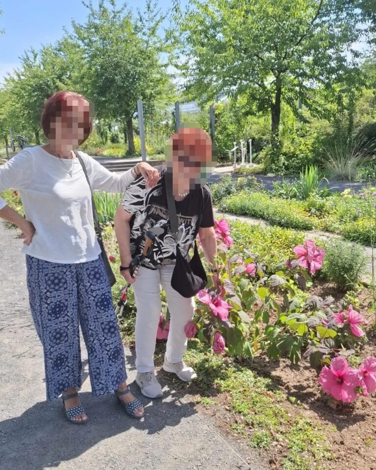 Gemeinsamer Ausflug der Herzenshelfer ins Rosarium